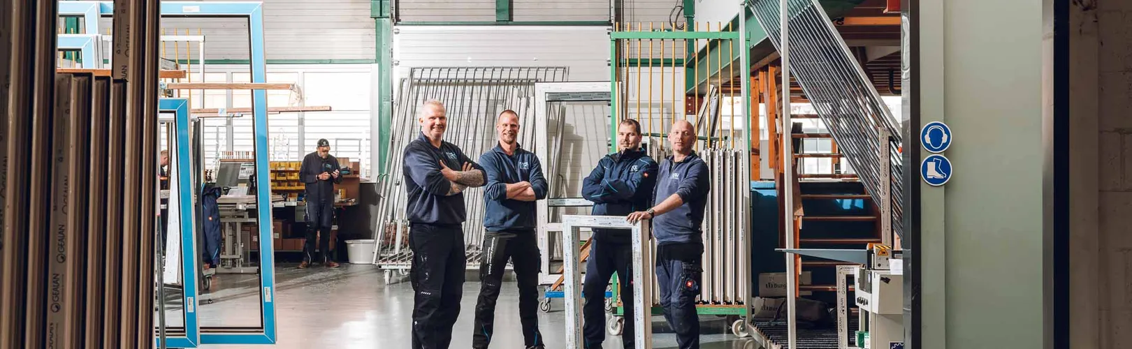 kkfh-kunststof-kozijnenfabriek-heerenveen-productie-team