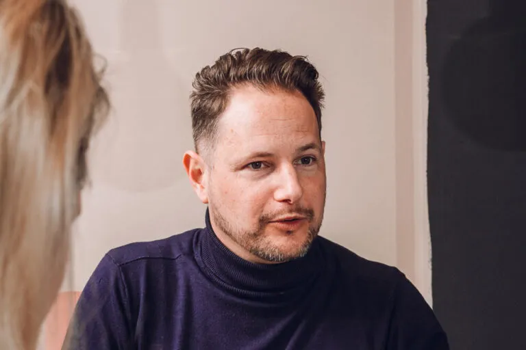kkfh-adviesgesprekaanhuis1-bijgesneden