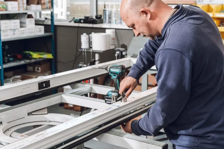 kkfh-kunststof-kozijnenfabriek-heerenveen-productie18