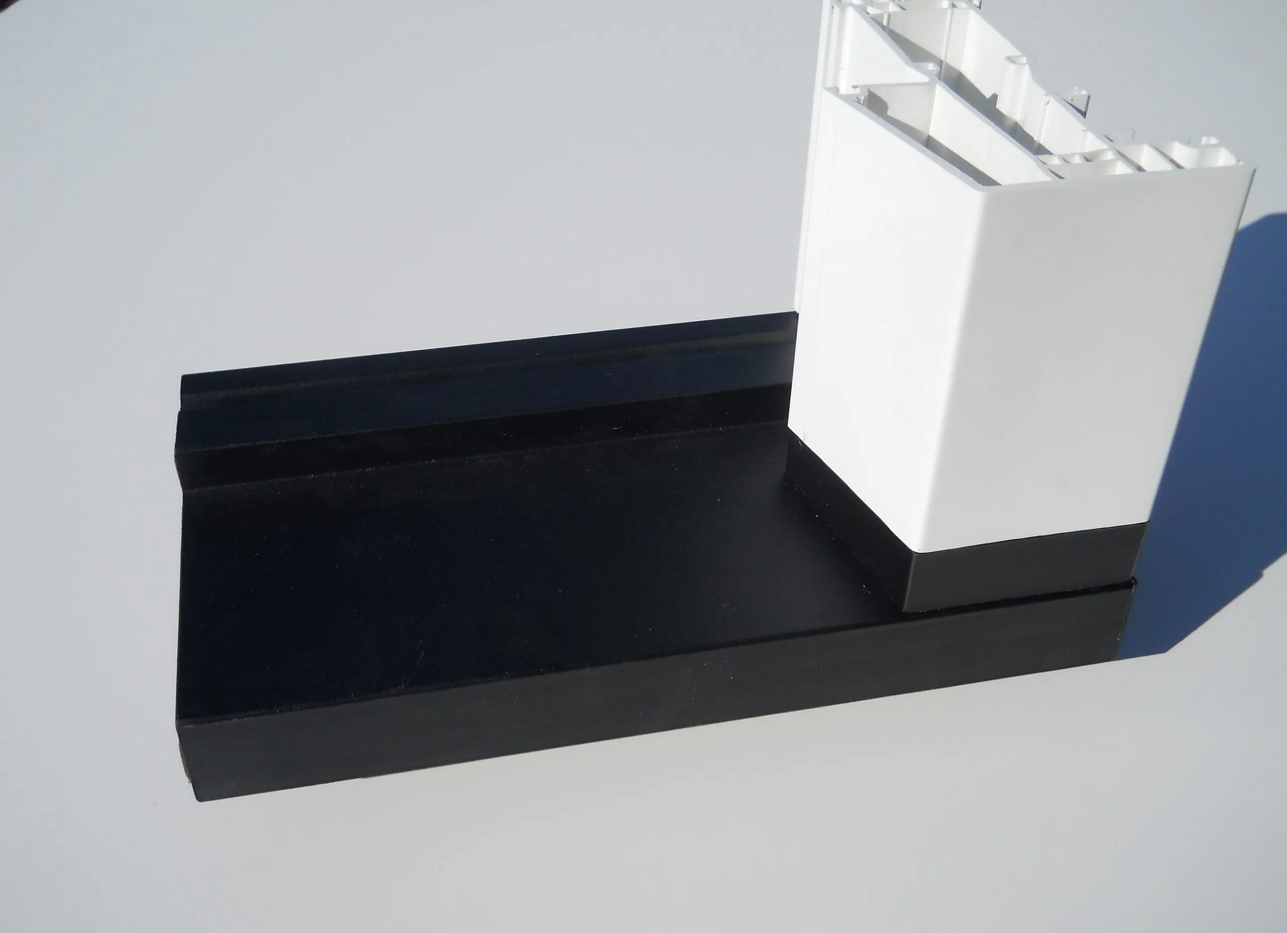 Bluestone zwart RAL 9005 onderdorpel deur ISC KKFH