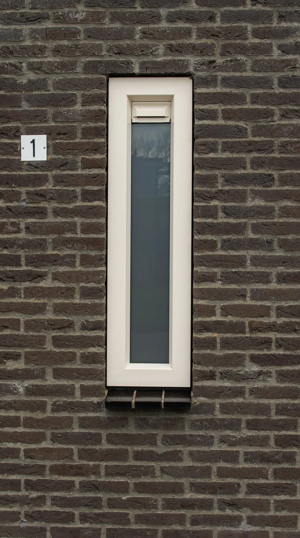 WC-raam-vast-glas-ventilatierooster-KKFH